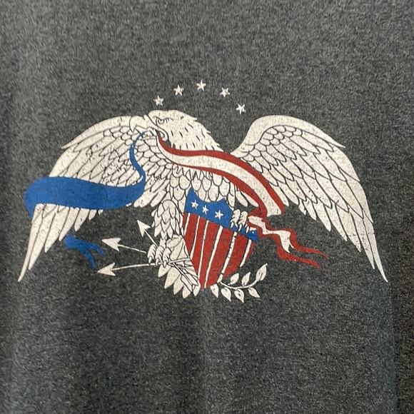 The American Outdoorsman large gray charcoal color t shirt eagle graphic - Picture 2 of 6